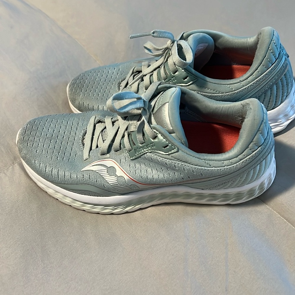 Saucony Shoes - size 7